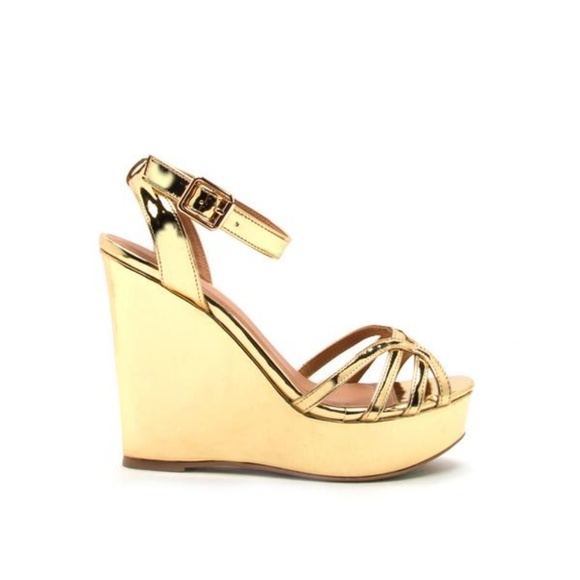 Metallic Gold Wedges. - Picture 2 of 4